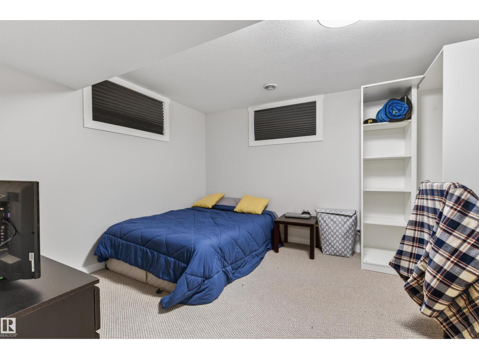 5413 52 Ave - 18