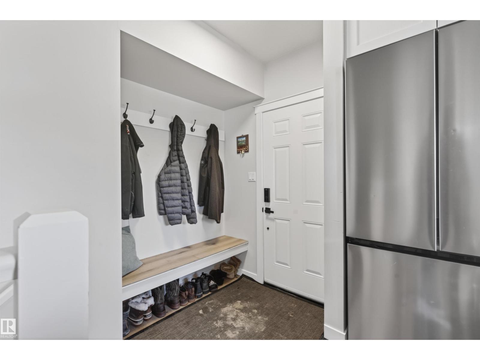 5413 52 Ave - 2