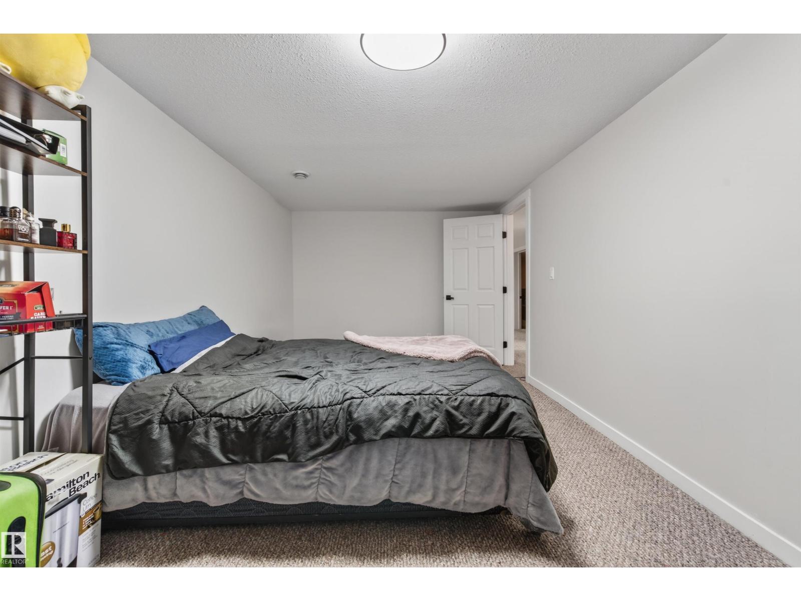 5413 52 Ave - 20