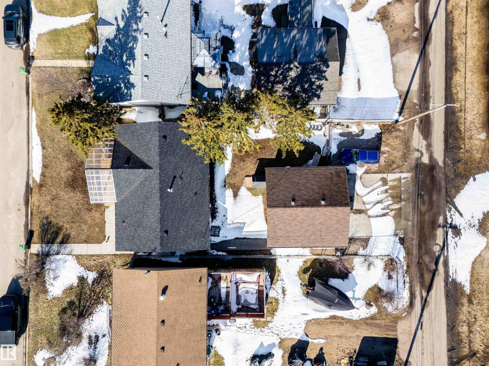 5413 52 Ave - 26