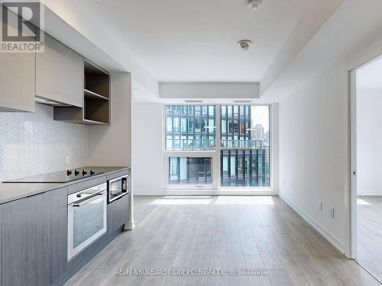#1106 82 DALHOUSIE STREET - 3
