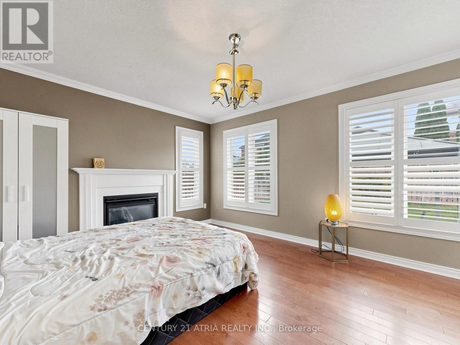 14 ROBERT ATTERSLEY DRIVE W - 13