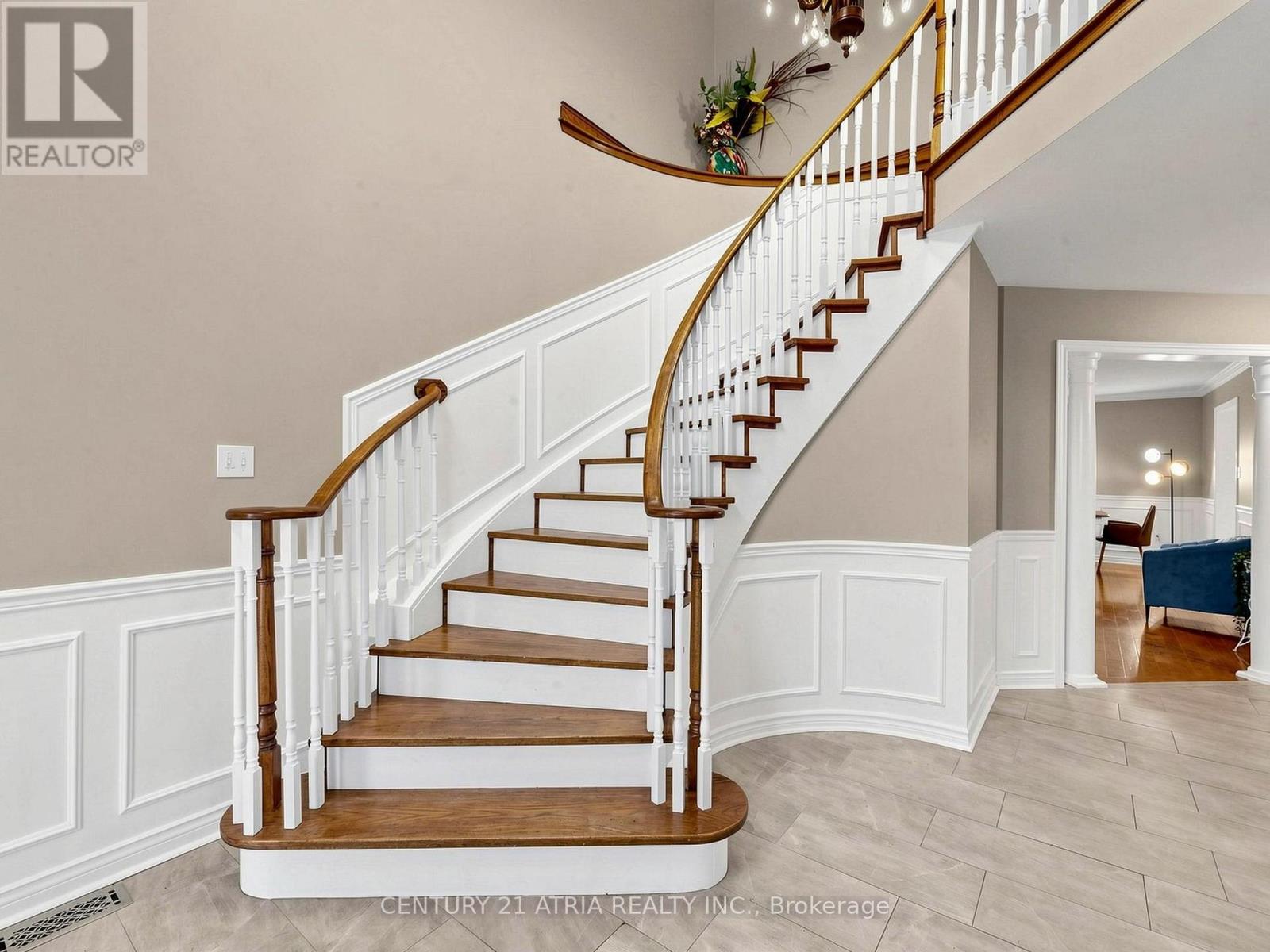 14 ROBERT ATTERSLEY DRIVE W - 18