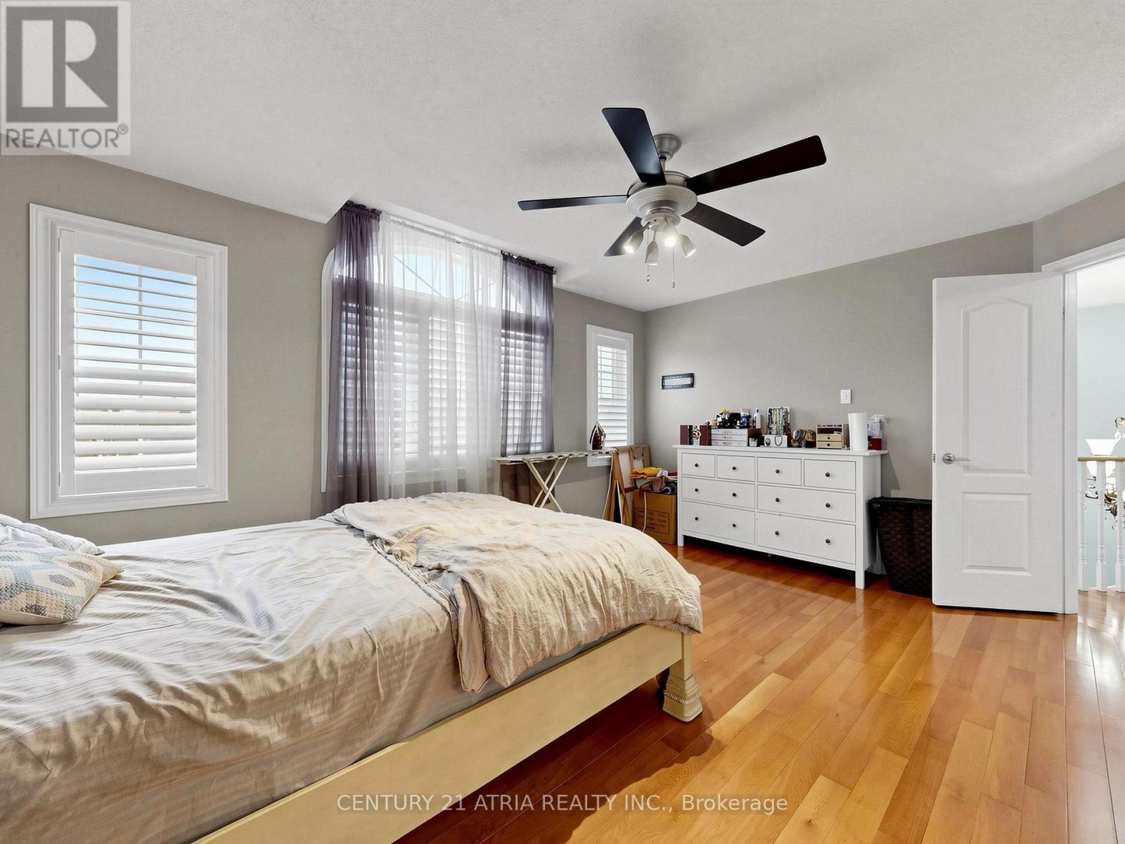 14 ROBERT ATTERSLEY DRIVE W - 23