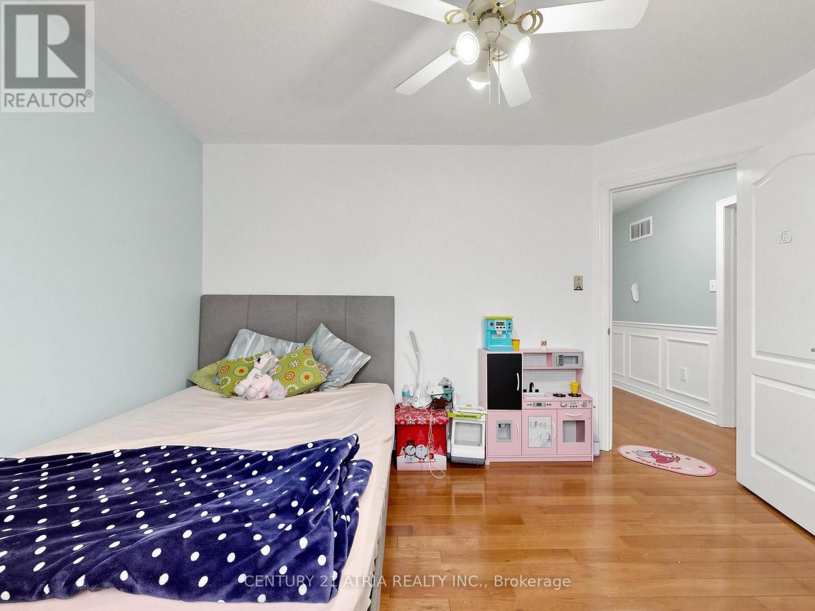14 ROBERT ATTERSLEY DRIVE W - 31