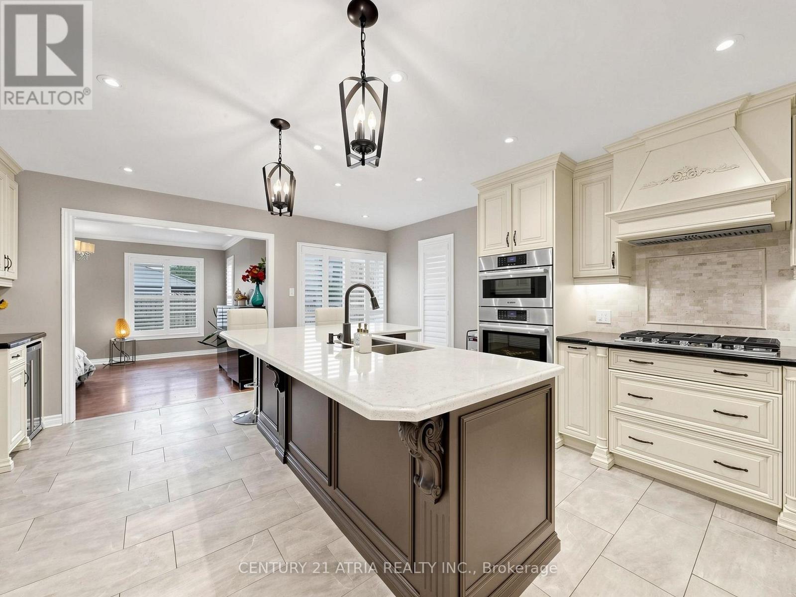 14 ROBERT ATTERSLEY DRIVE W - 6