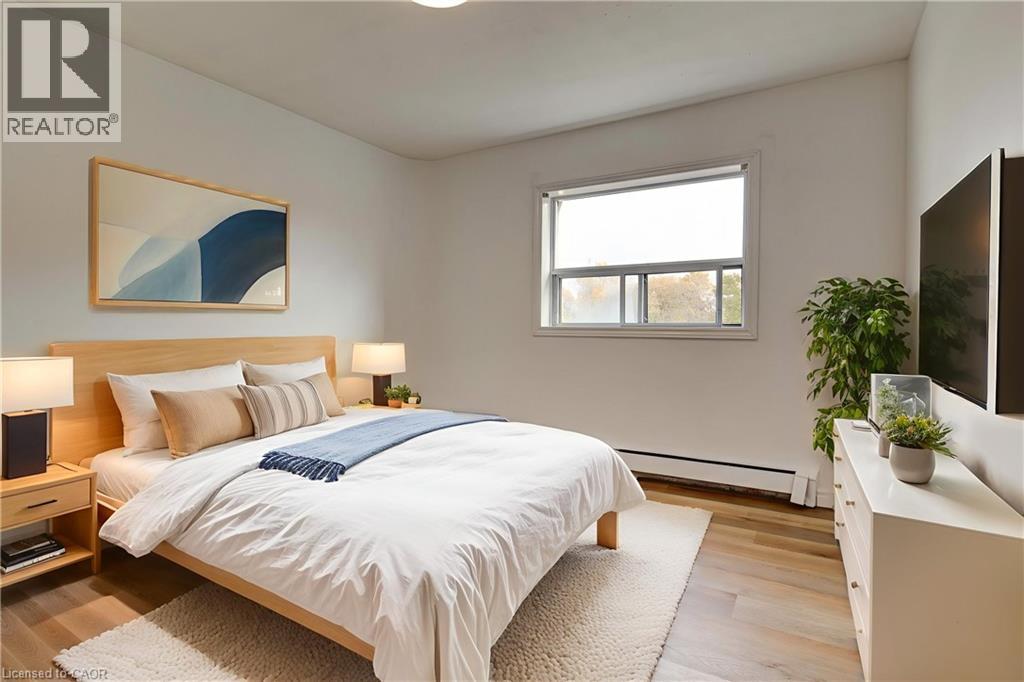Primary bedroom - Virtually staged