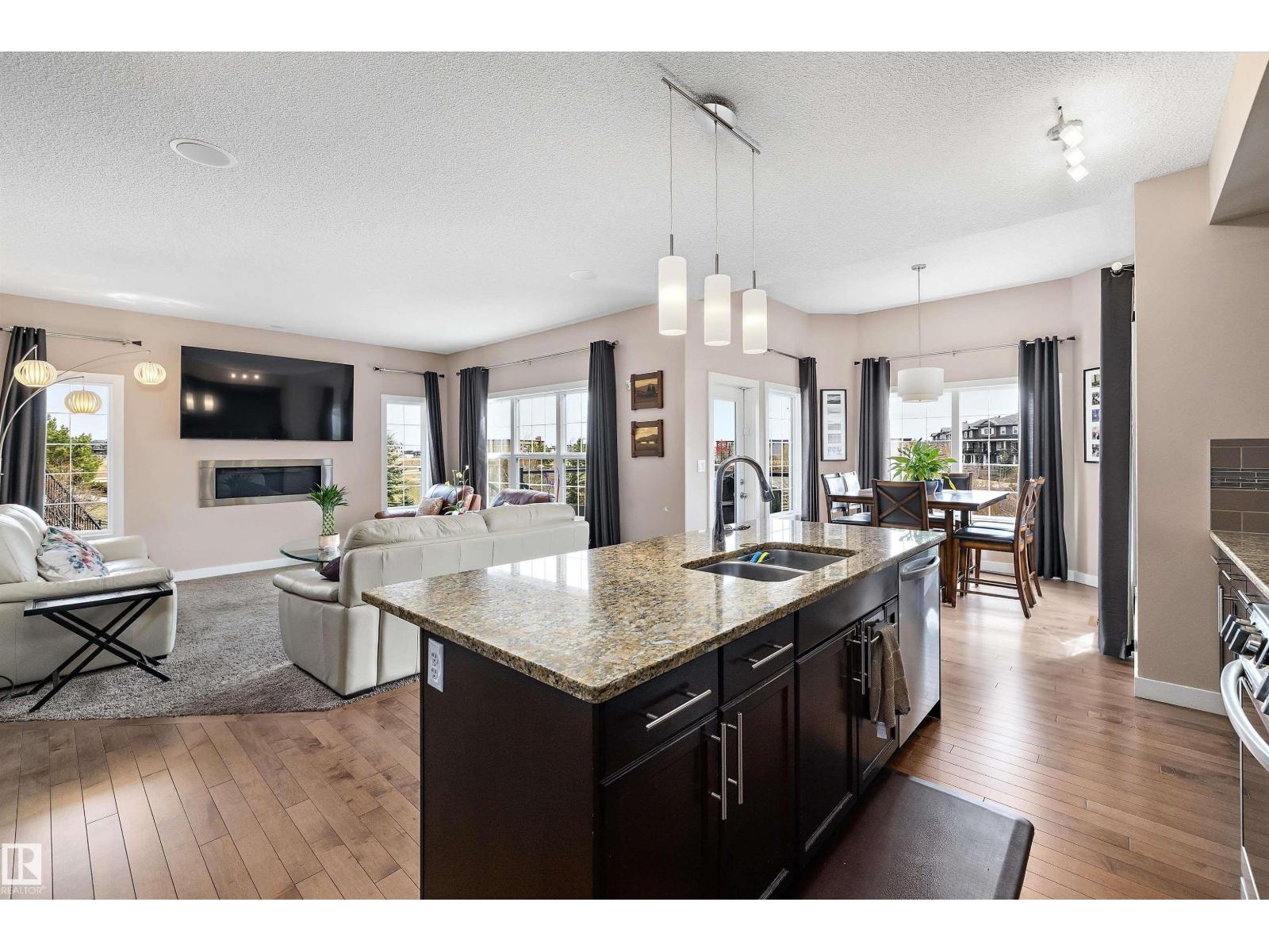 1586 Chapman WY SW, Edmonton