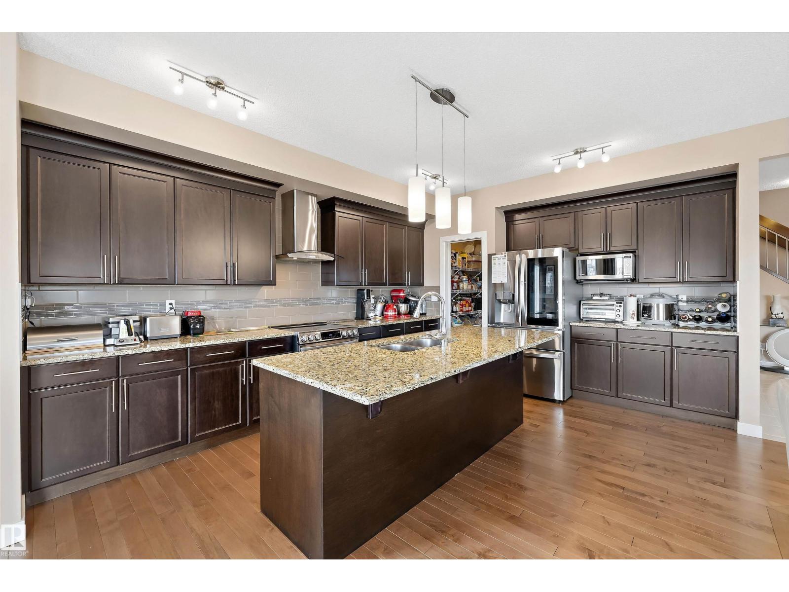 1586 Chapman WY SW, Edmonton