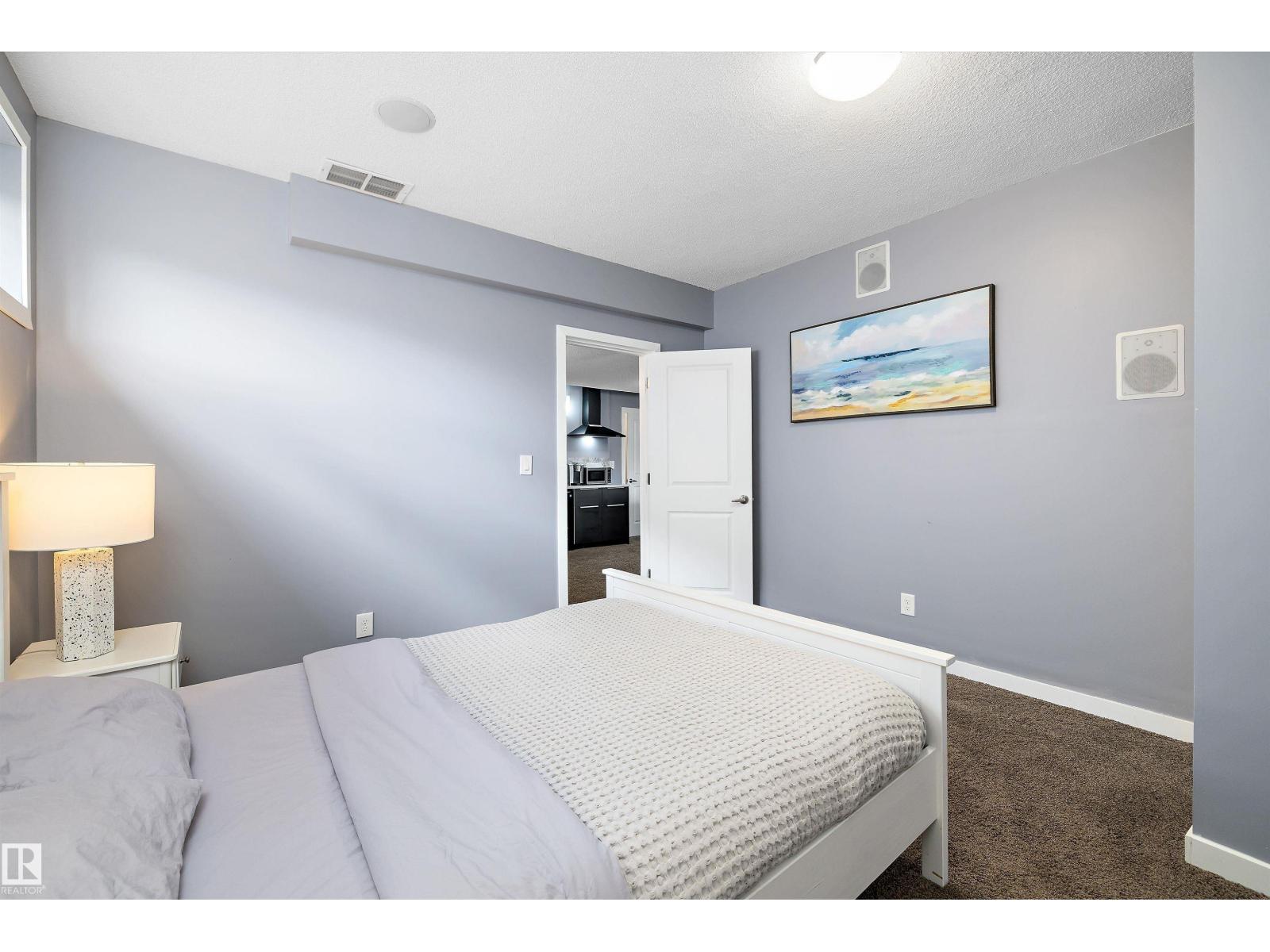 1586 Chapman WY SW, Edmonton