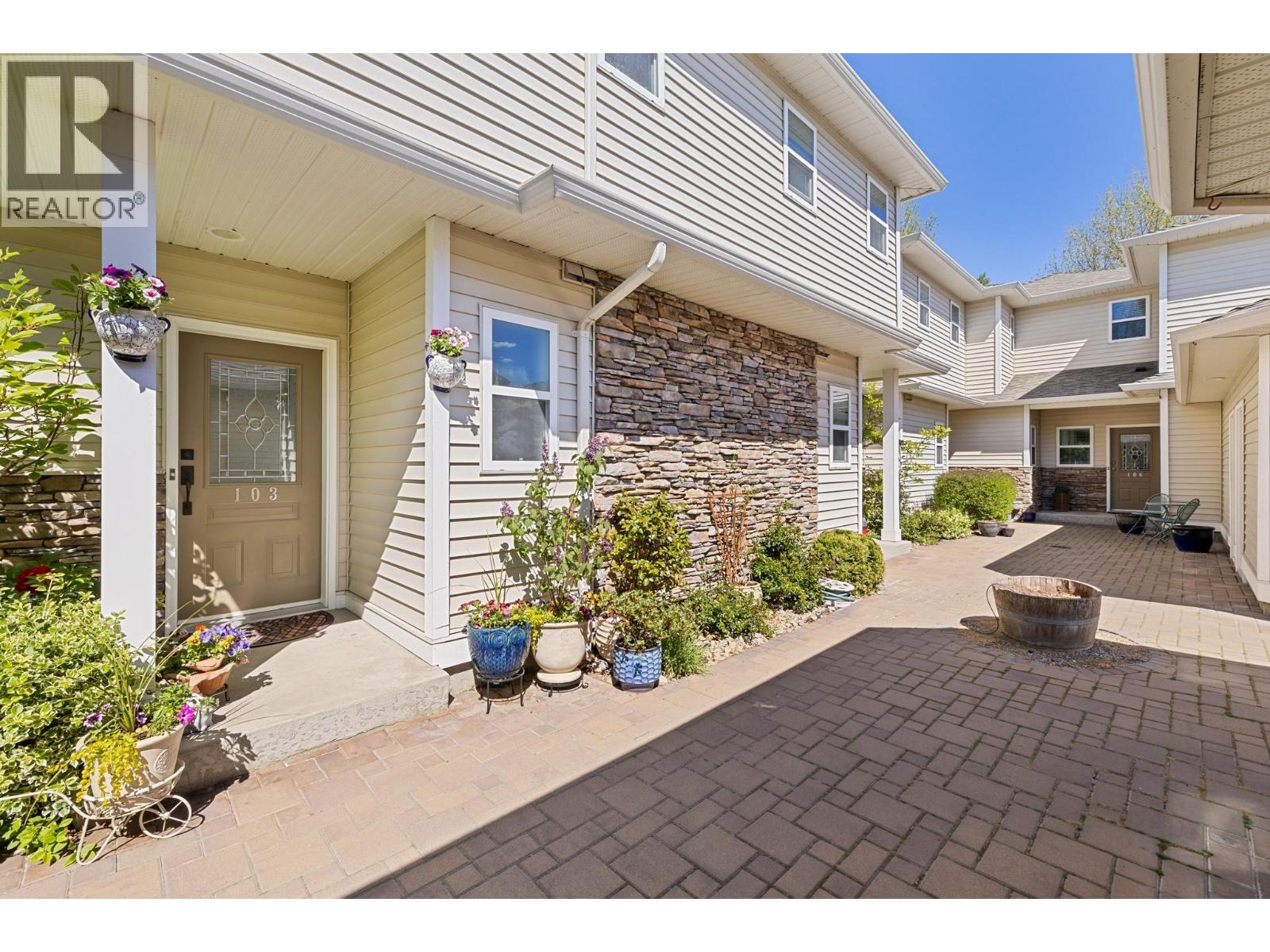 103 4049 Lakeshore Road, Kelowna