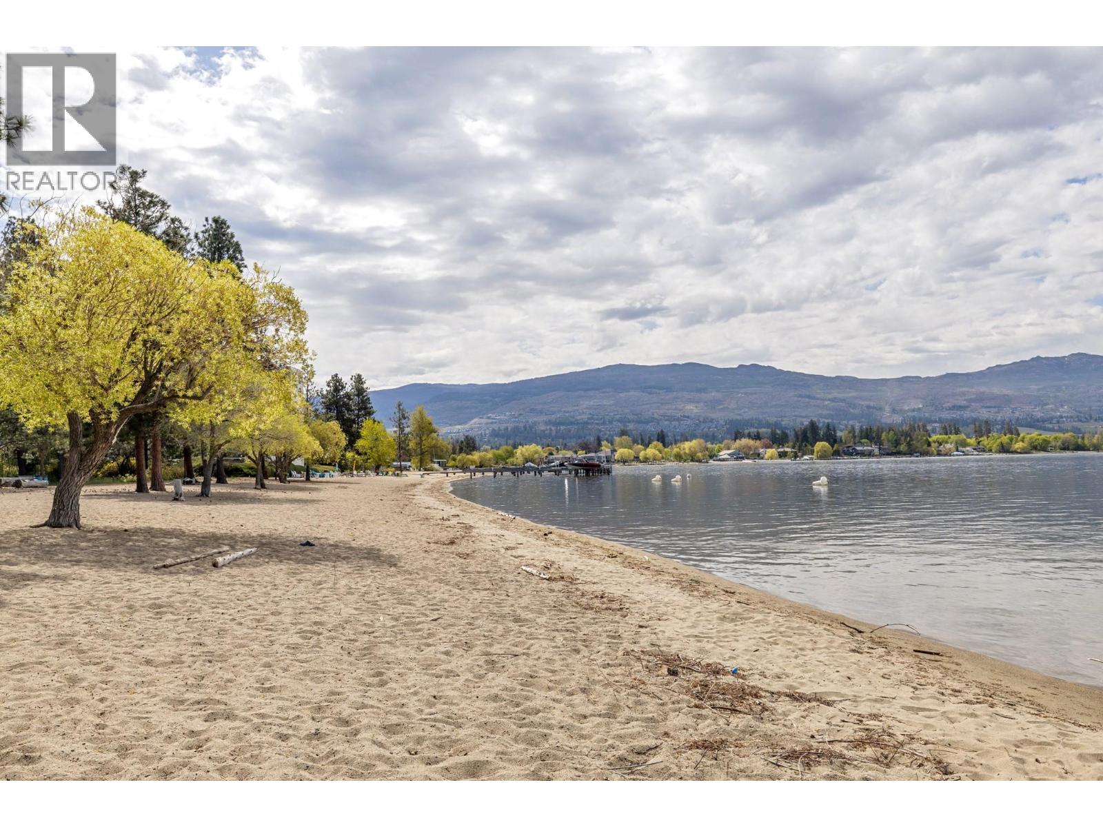 103 4049 Lakeshore Road, Kelowna
