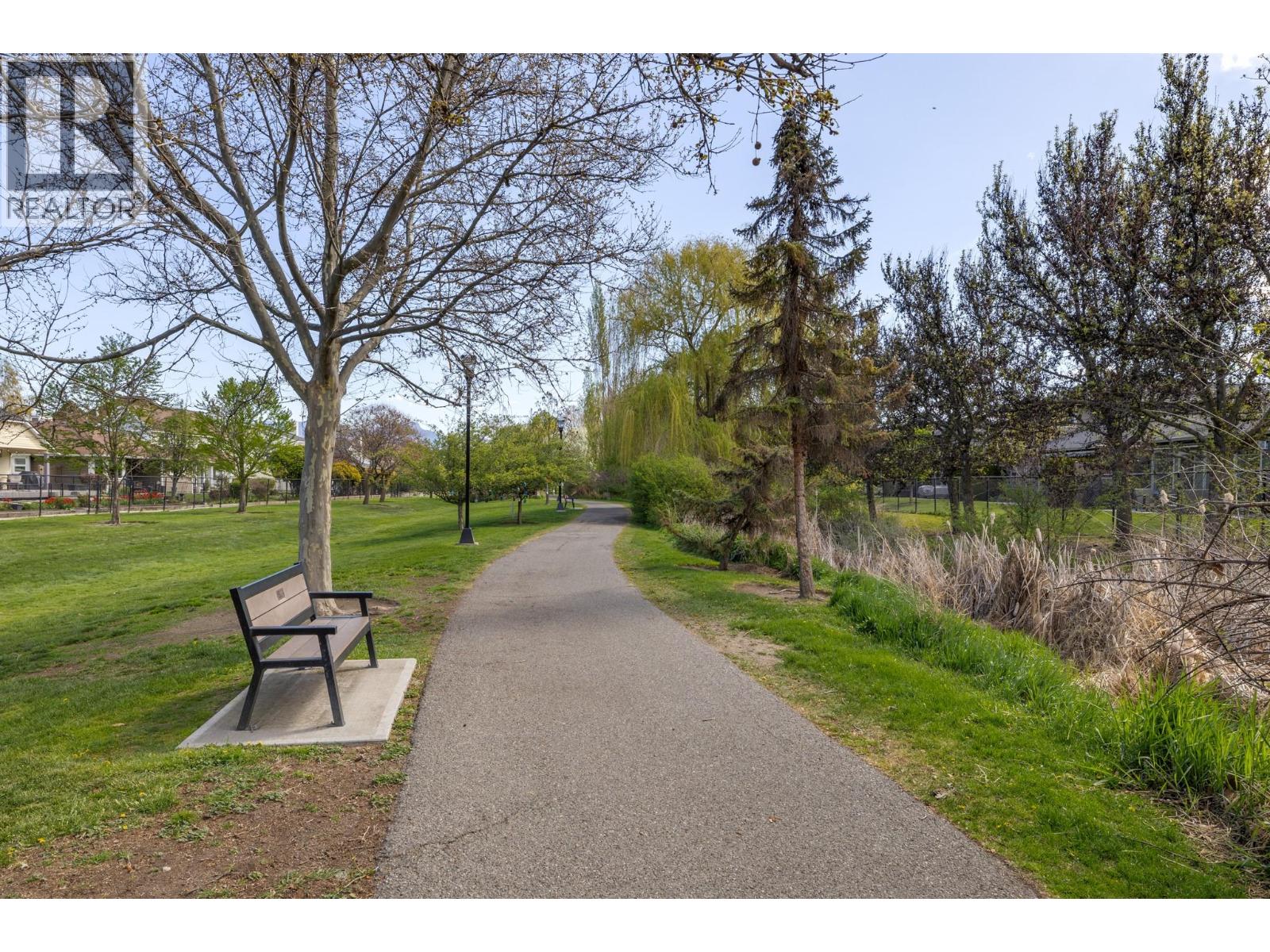 103 4049 Lakeshore Road, Kelowna