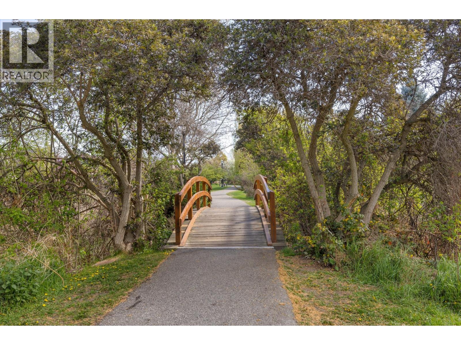 103 4049 Lakeshore Road, Kelowna