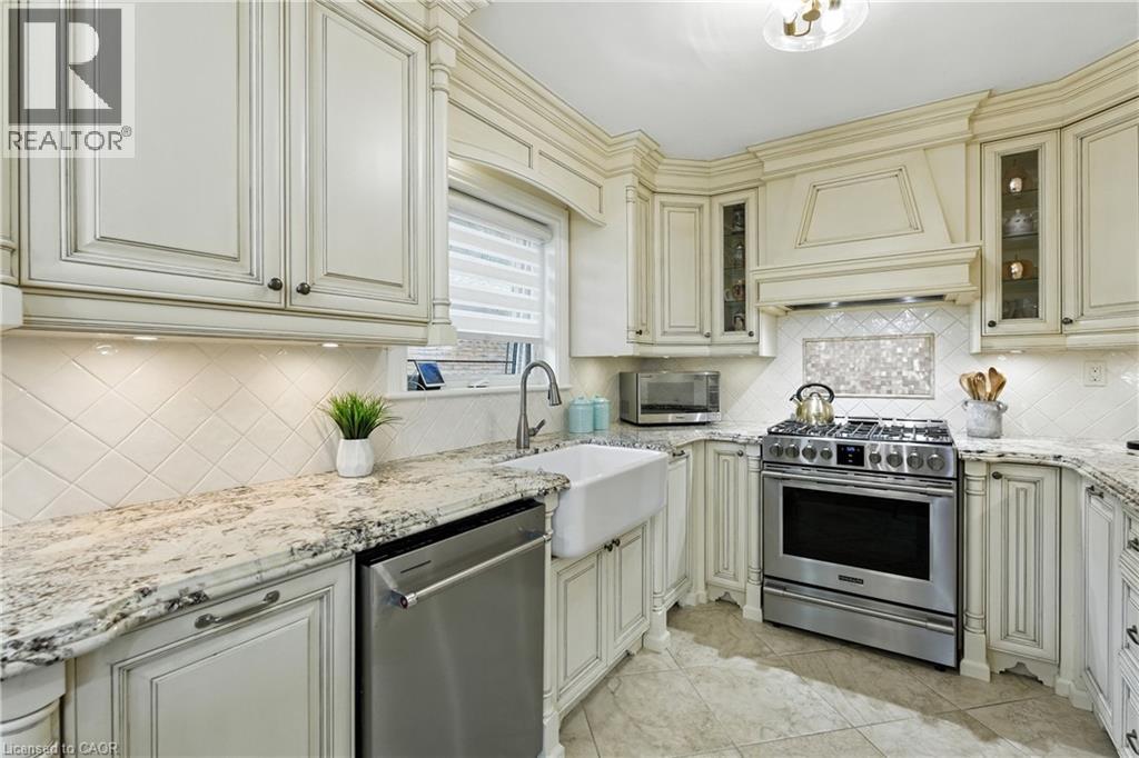 48 BRENTWOOD Drive, Stoney Creek, Ontario, L8G2W8 — Photo 8