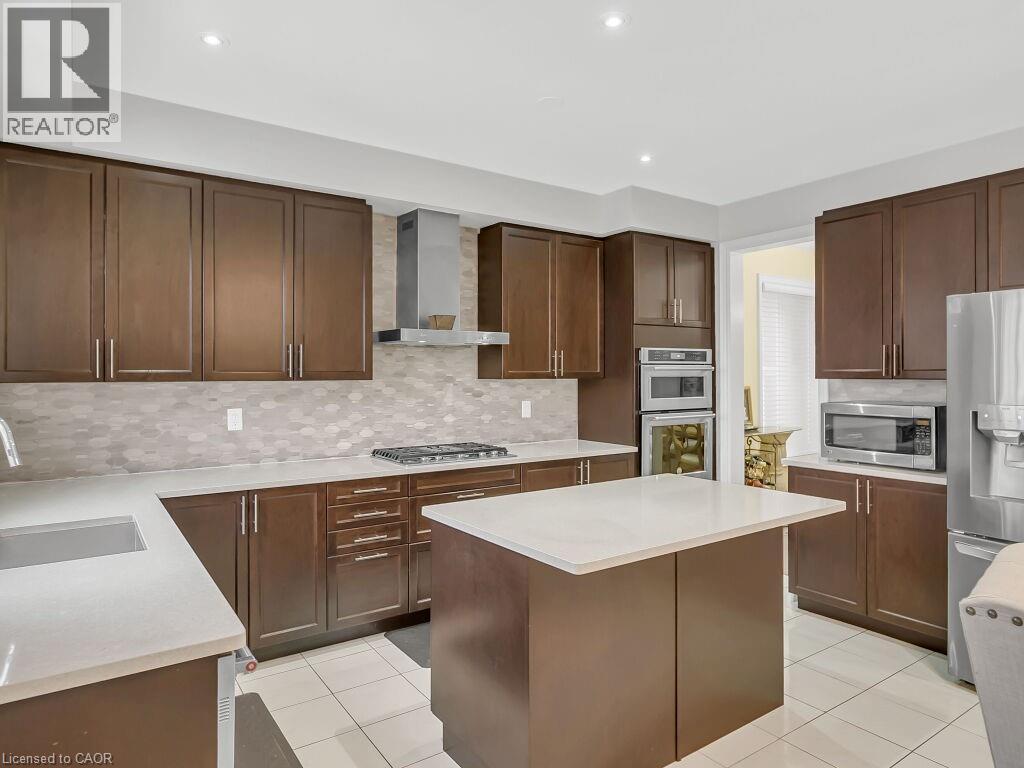 35 WILMOT Road - 13