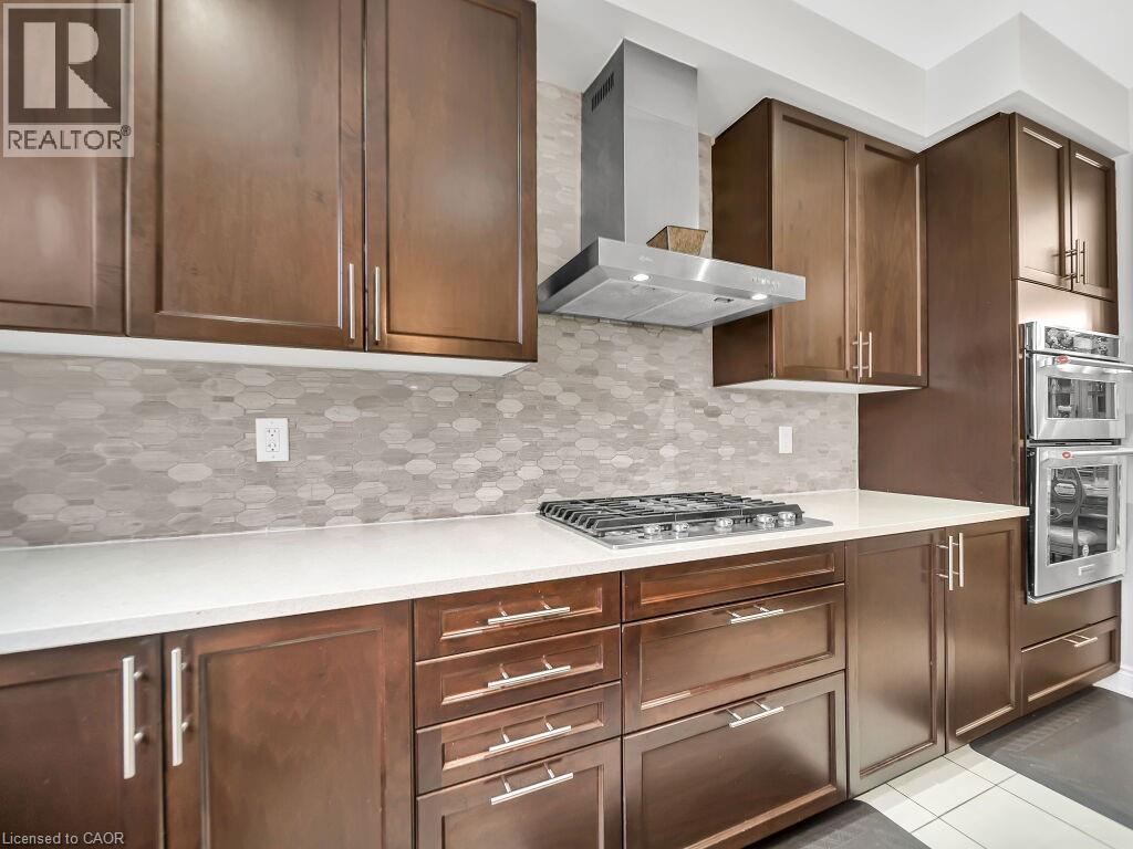 35 WILMOT Road - 16