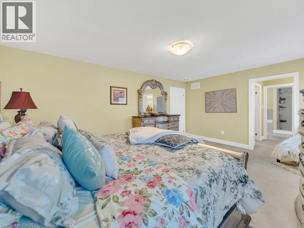 35 WILMOT Road - 27