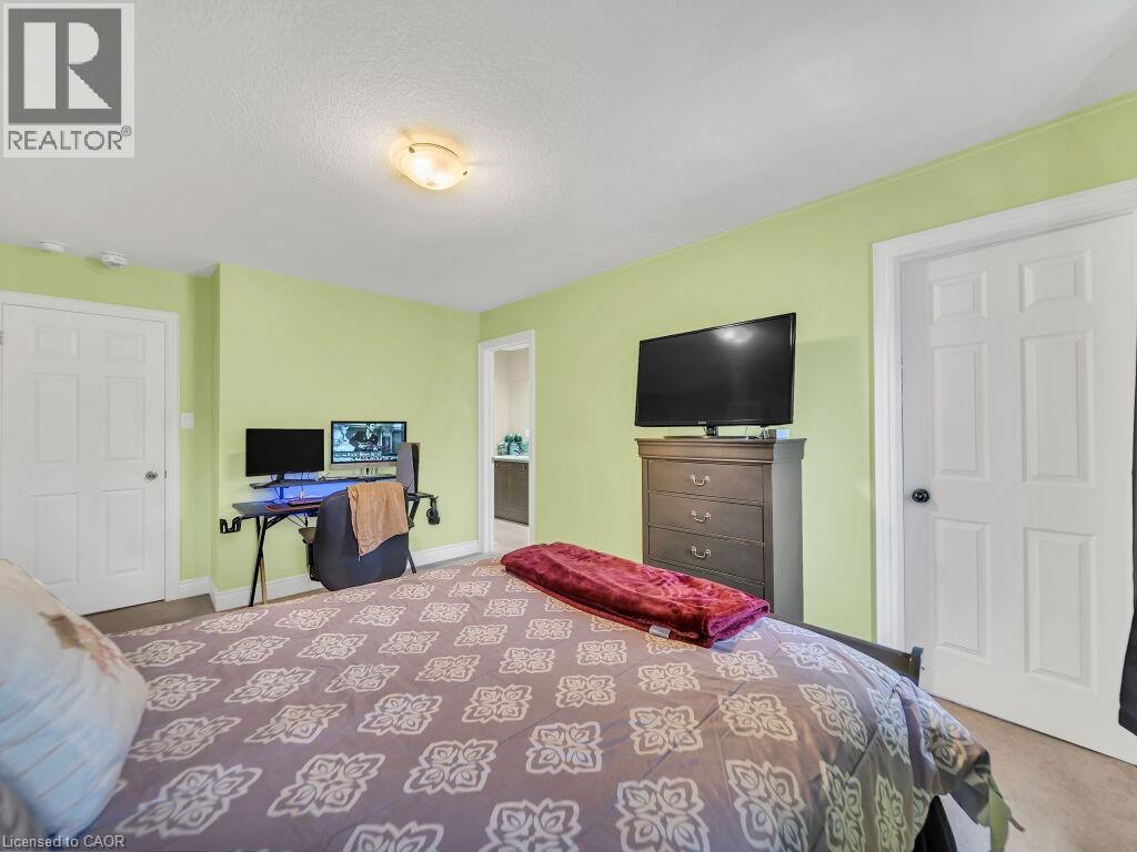 35 WILMOT Road - 37