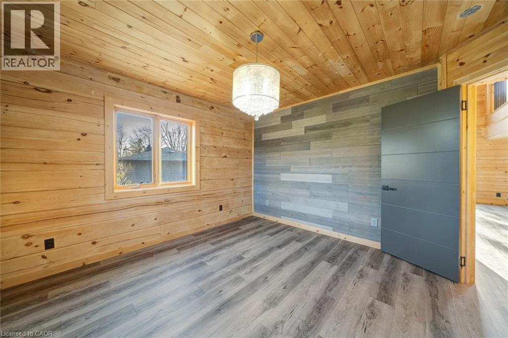 33 LAIRD Drive - 24