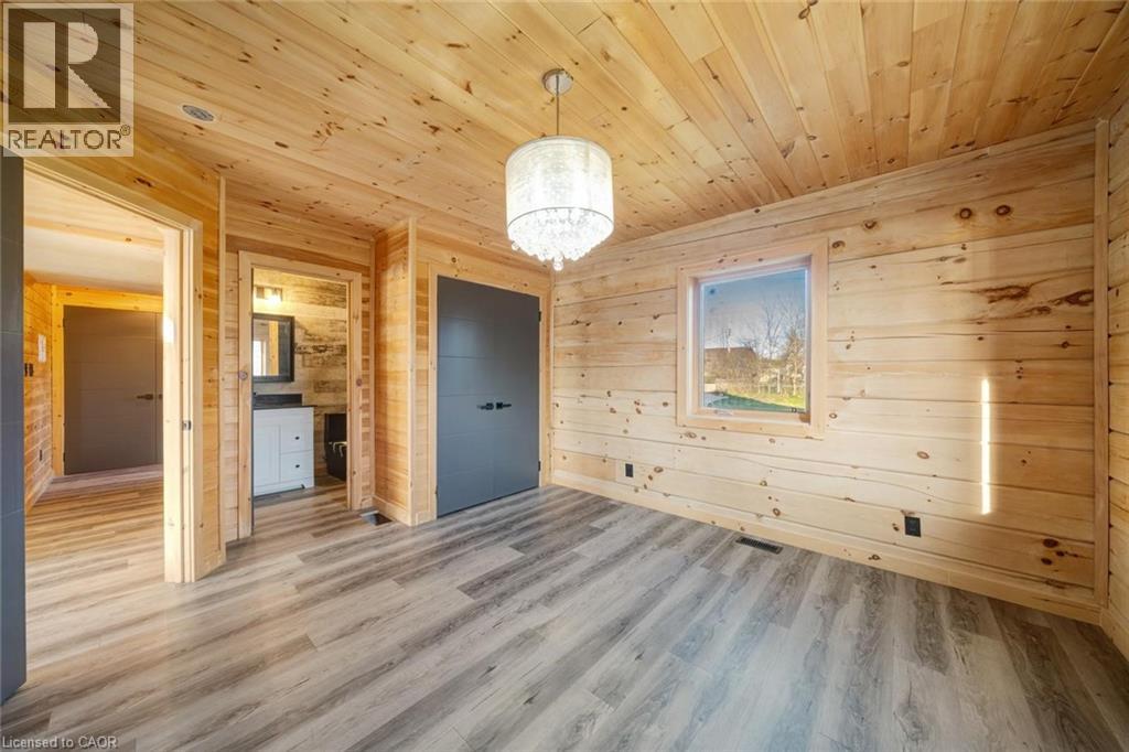 33 LAIRD Drive - 25
