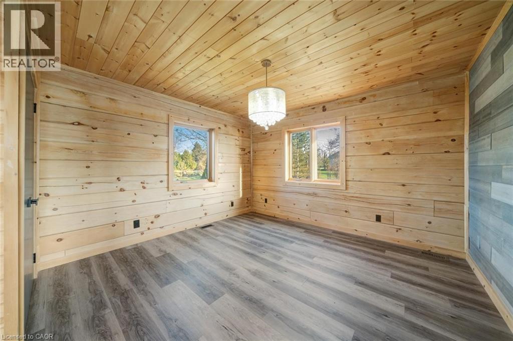 33 LAIRD Drive - 23