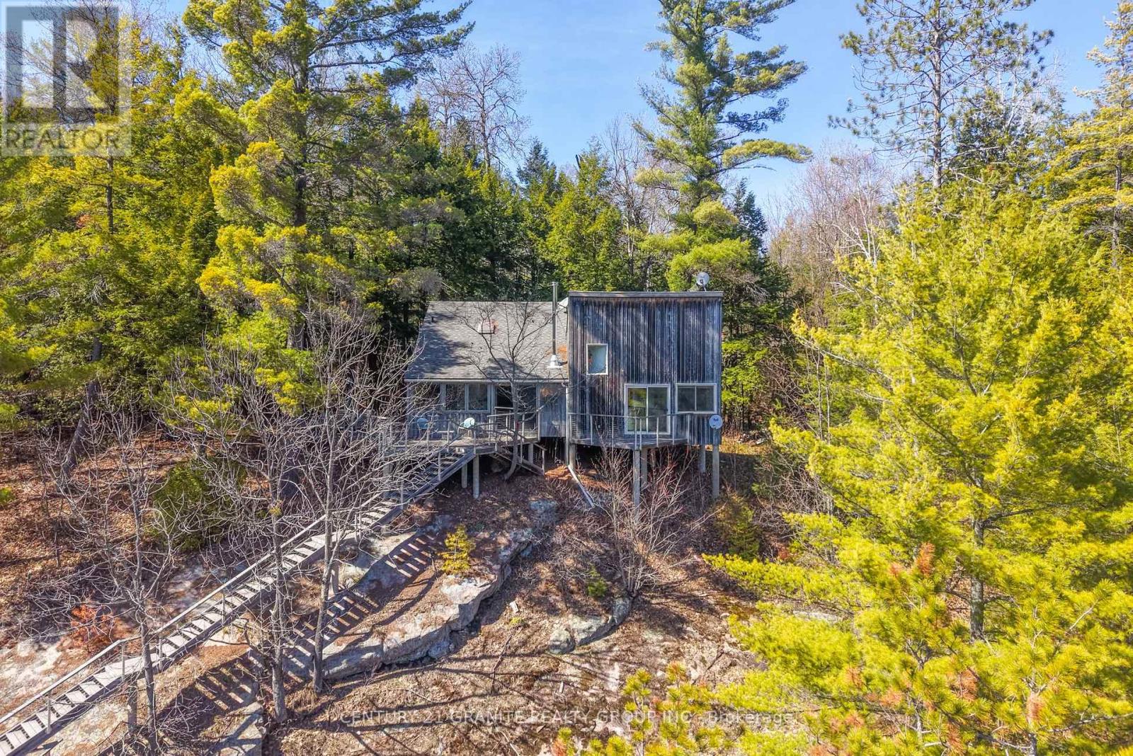 11 SUMAC COURT - 32