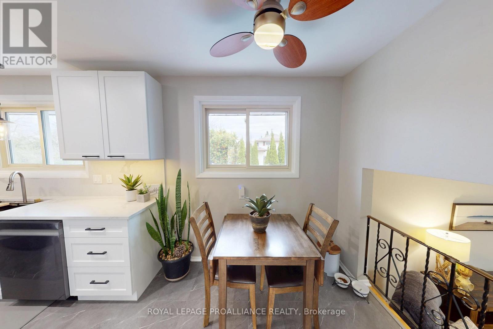 6 RICHMOND GROVE - 10