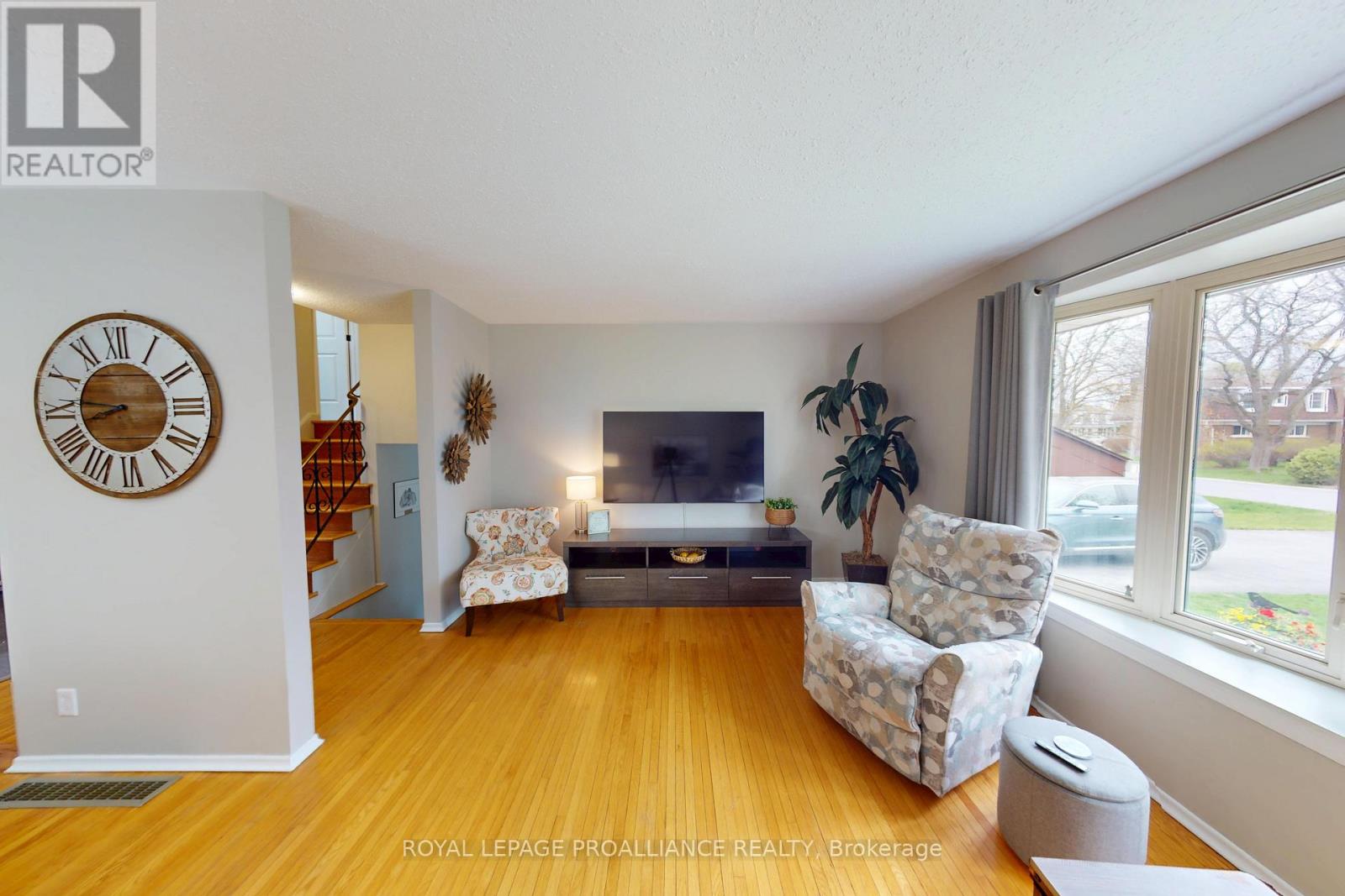 6 RICHMOND GROVE - 16