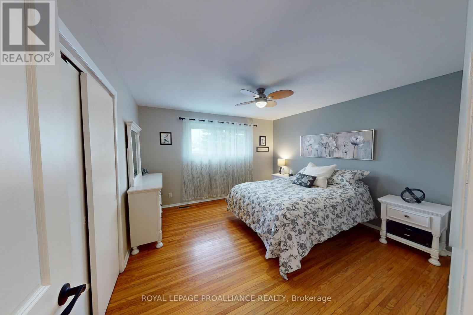 6 RICHMOND GROVE - 21