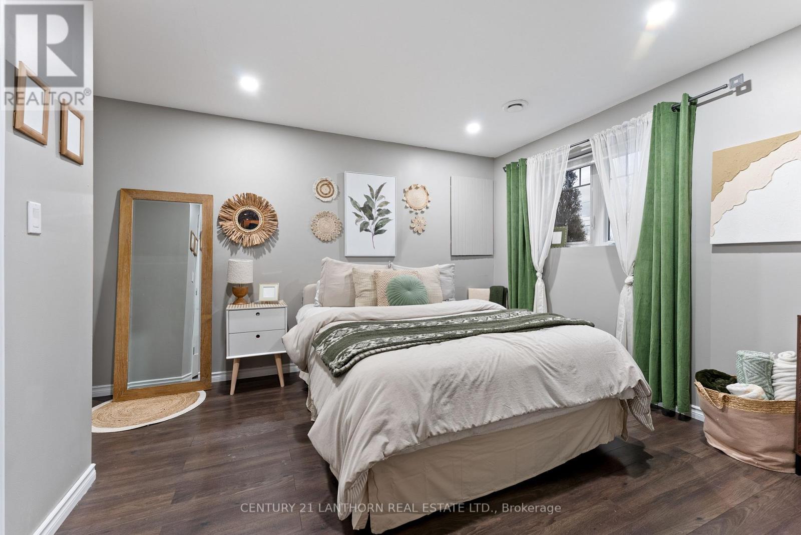 20846 LOYALIST PARKWAY - 20