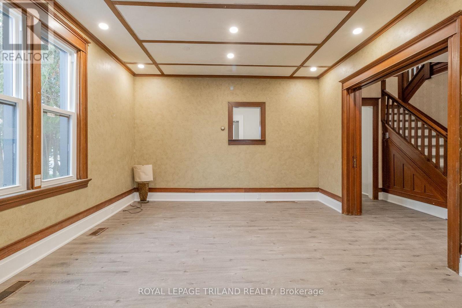 11 GOSHEN STREET N - 12