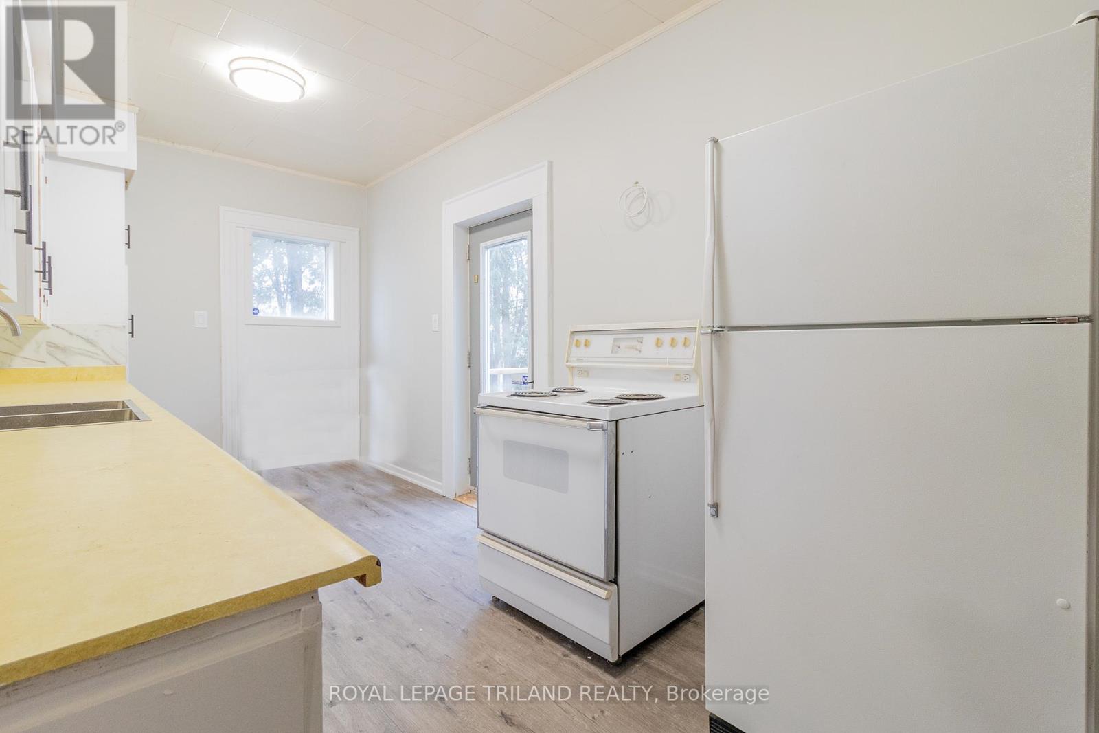 11 GOSHEN STREET N - 13