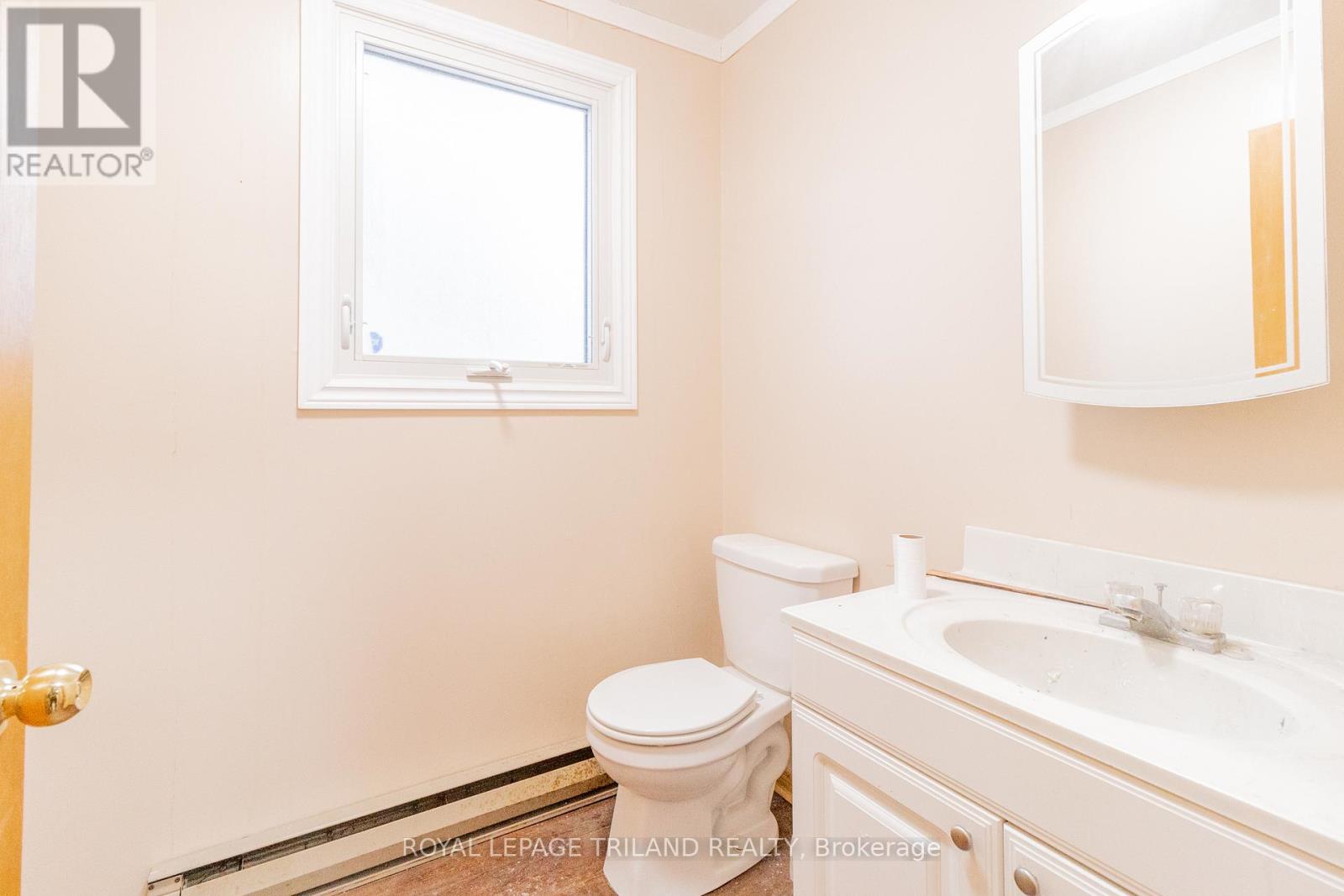11 GOSHEN STREET N - 31
