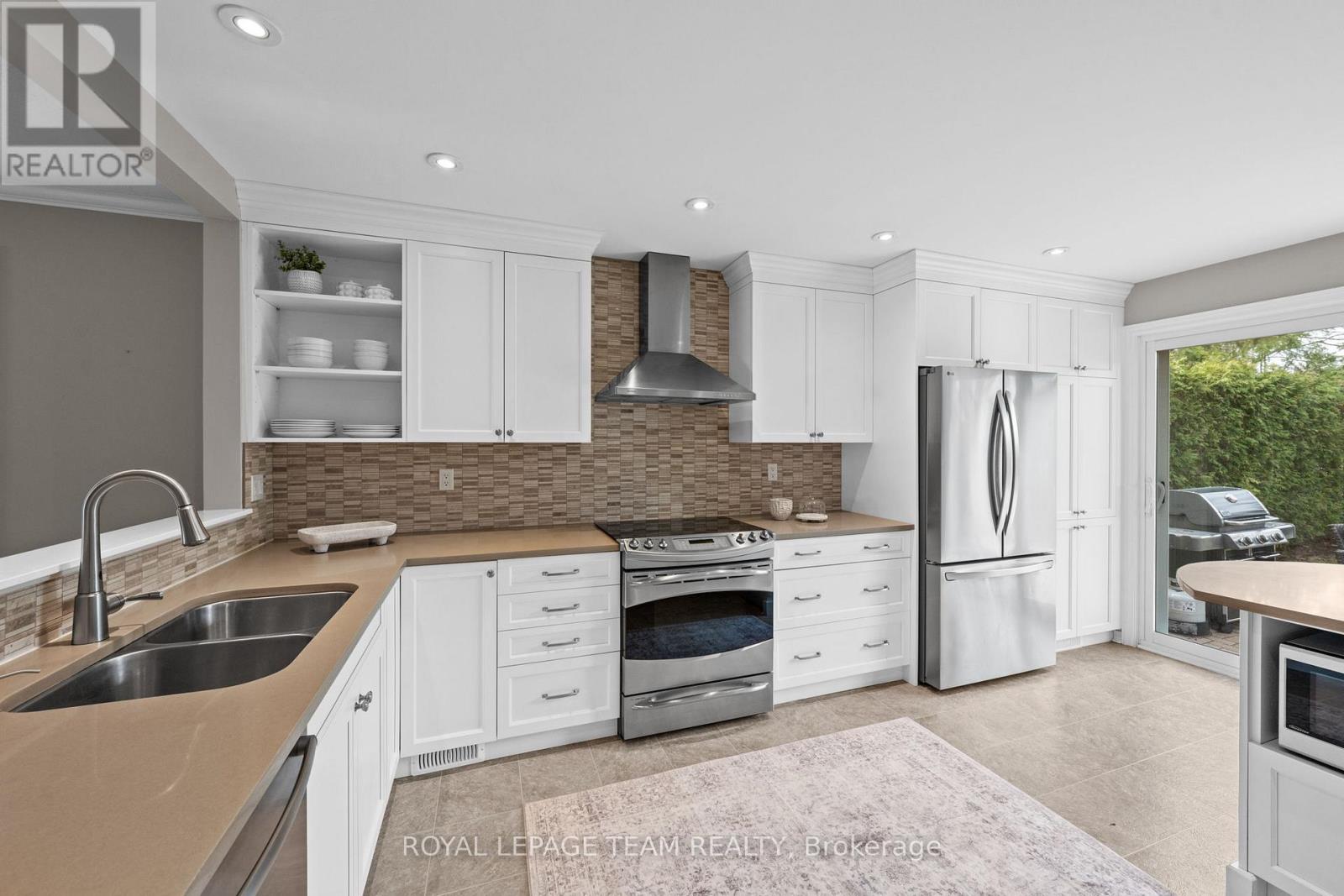 195 WALDEN DRIVE - 11