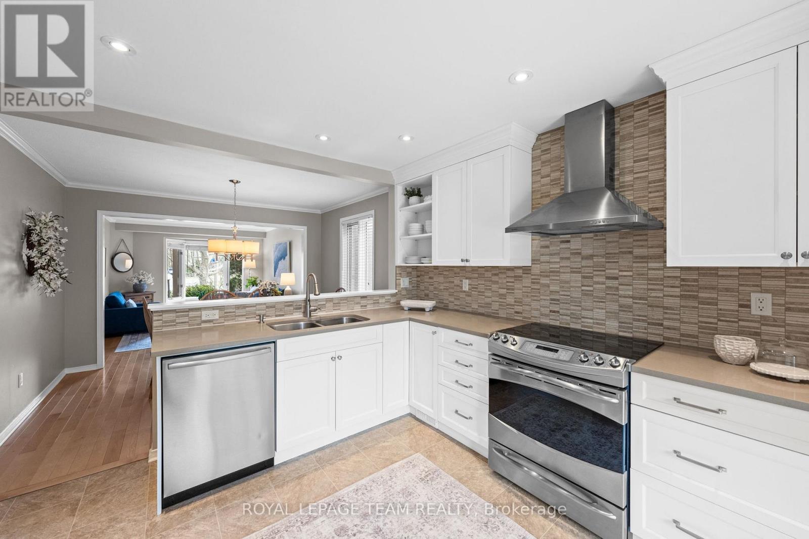 195 WALDEN DRIVE - 13