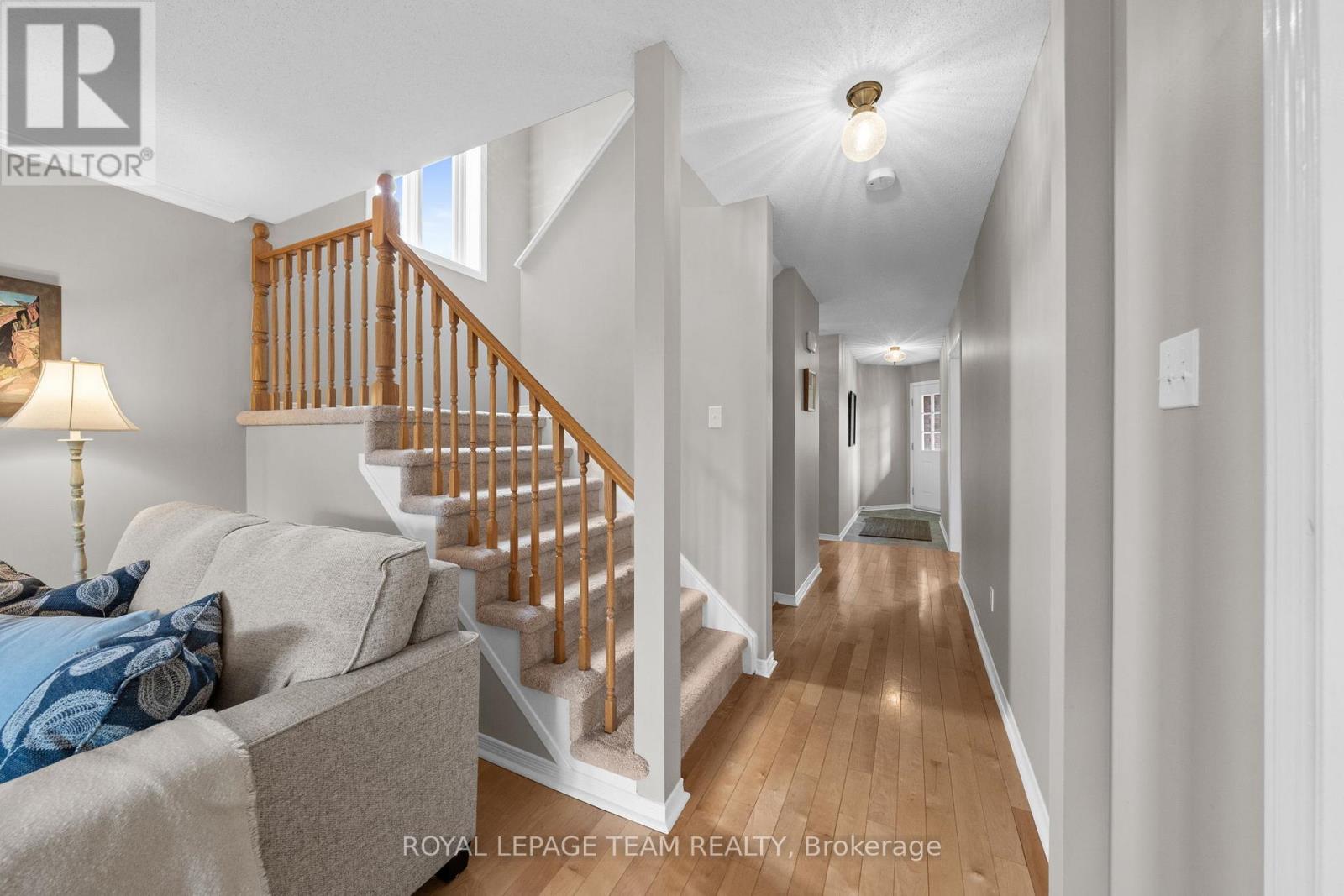 195 WALDEN DRIVE - 17