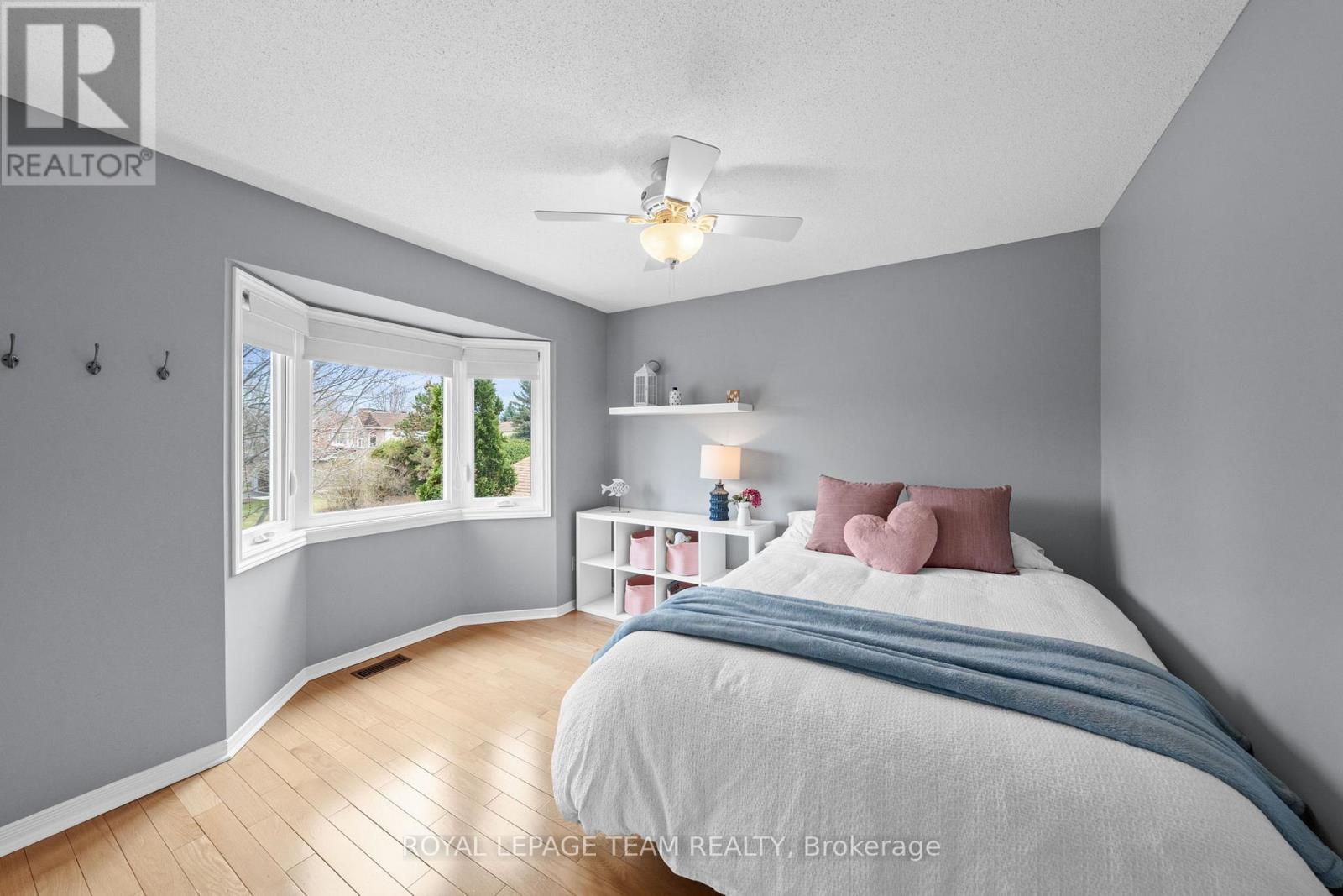 195 WALDEN DRIVE - 31