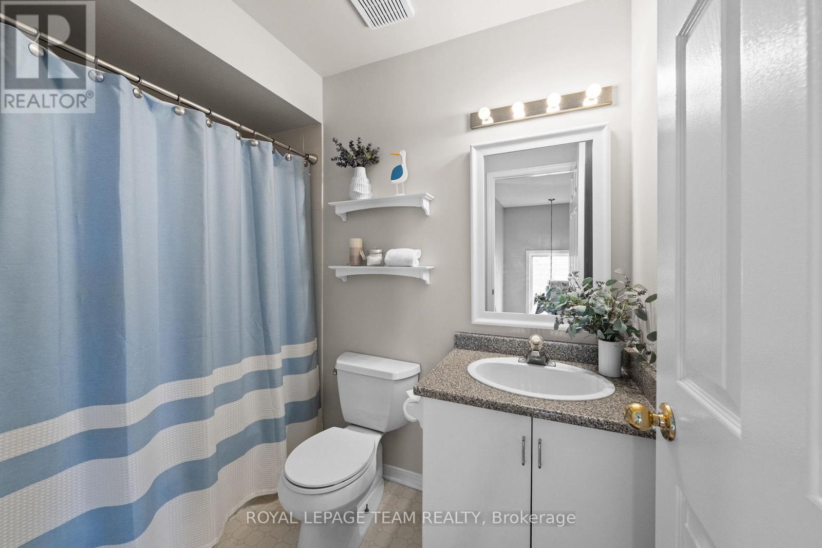 195 WALDEN DRIVE - 33
