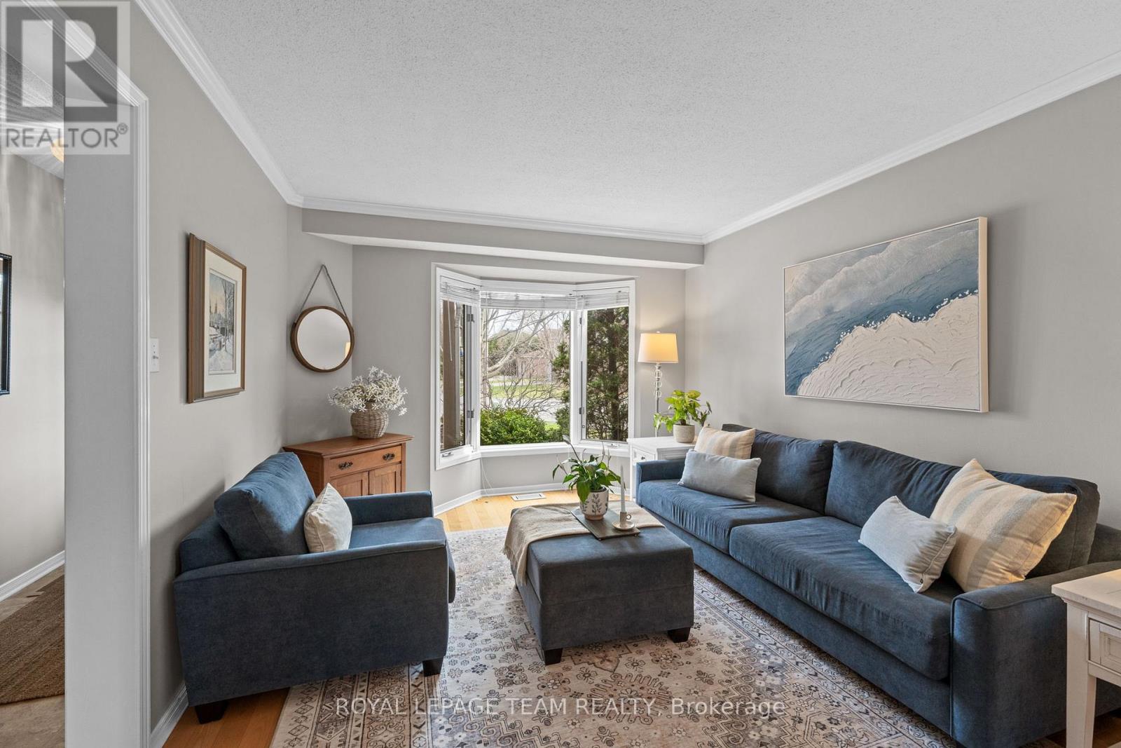 195 WALDEN DRIVE - 5