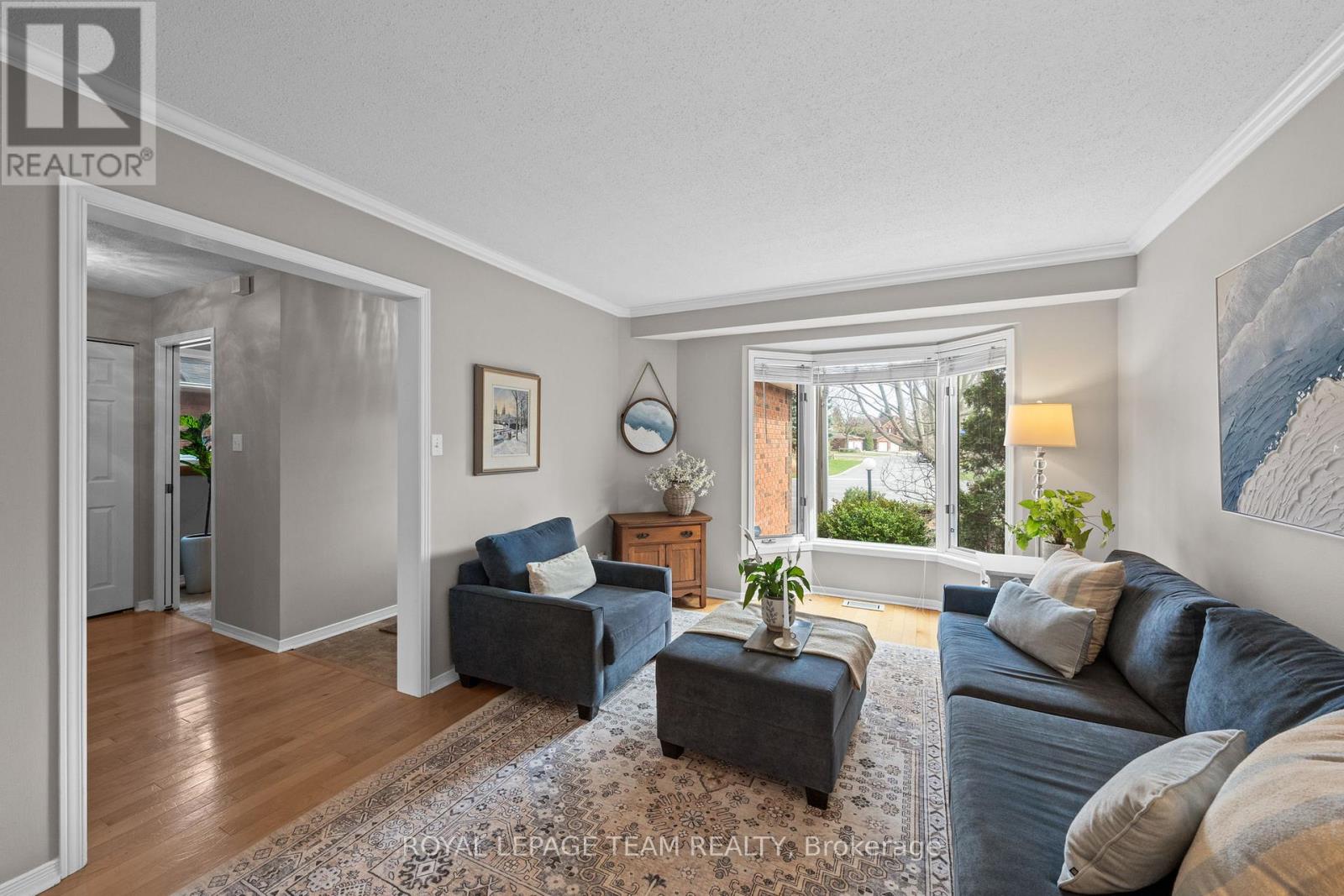 195 WALDEN DRIVE - 6