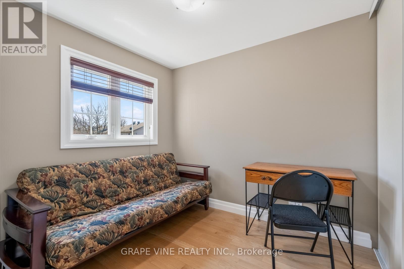 142 COLLEGE CIRCLE - 24