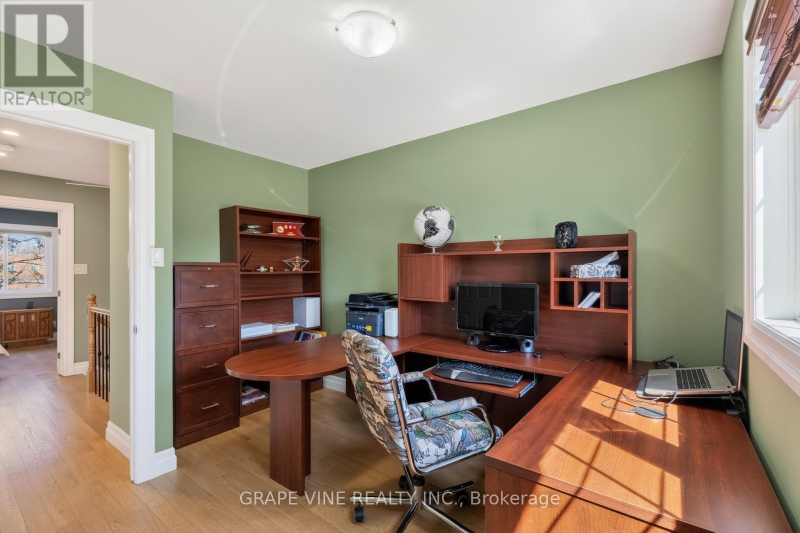 142 COLLEGE CIRCLE - 27