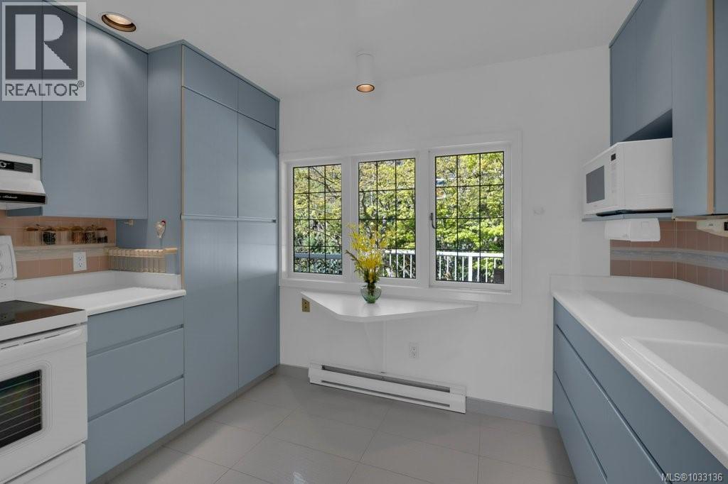 309 King George Terr, Oak Bay