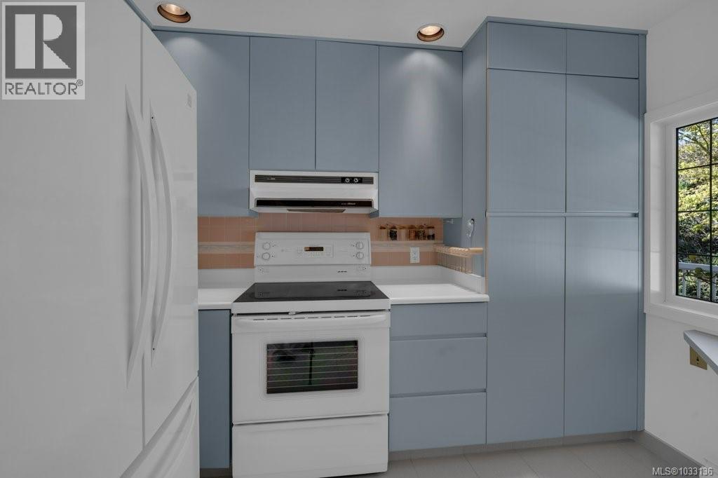 309 King George Terr, Oak Bay