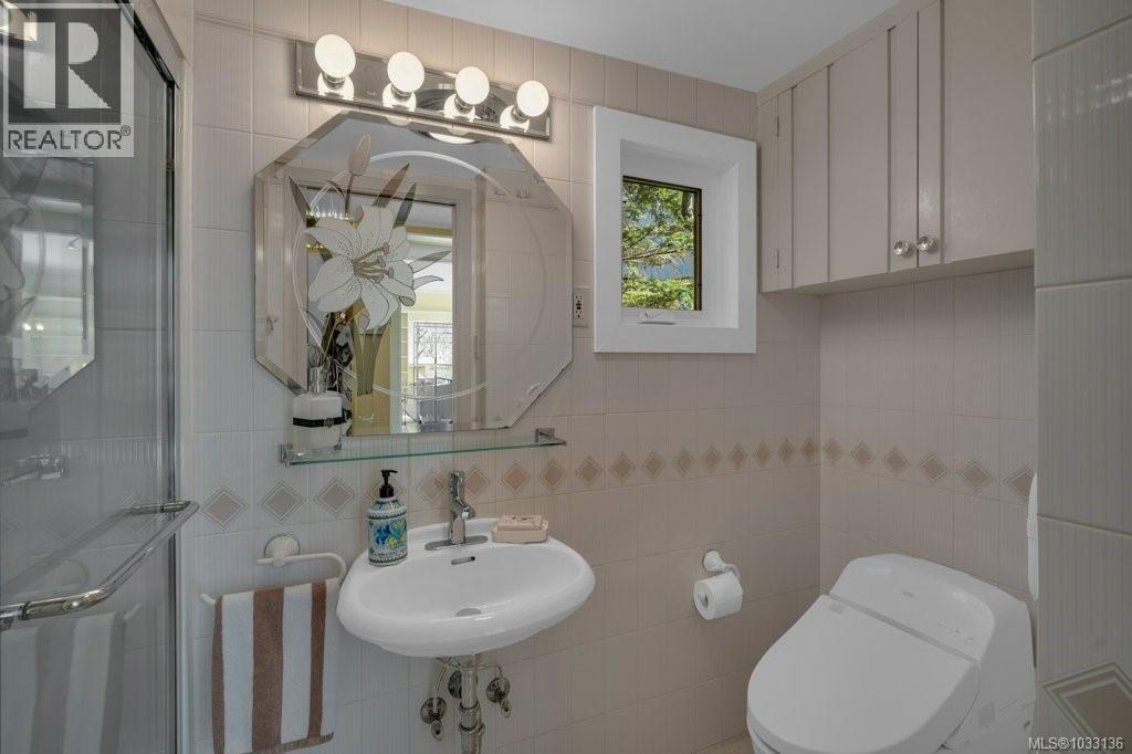 309 King George Terr, Oak Bay