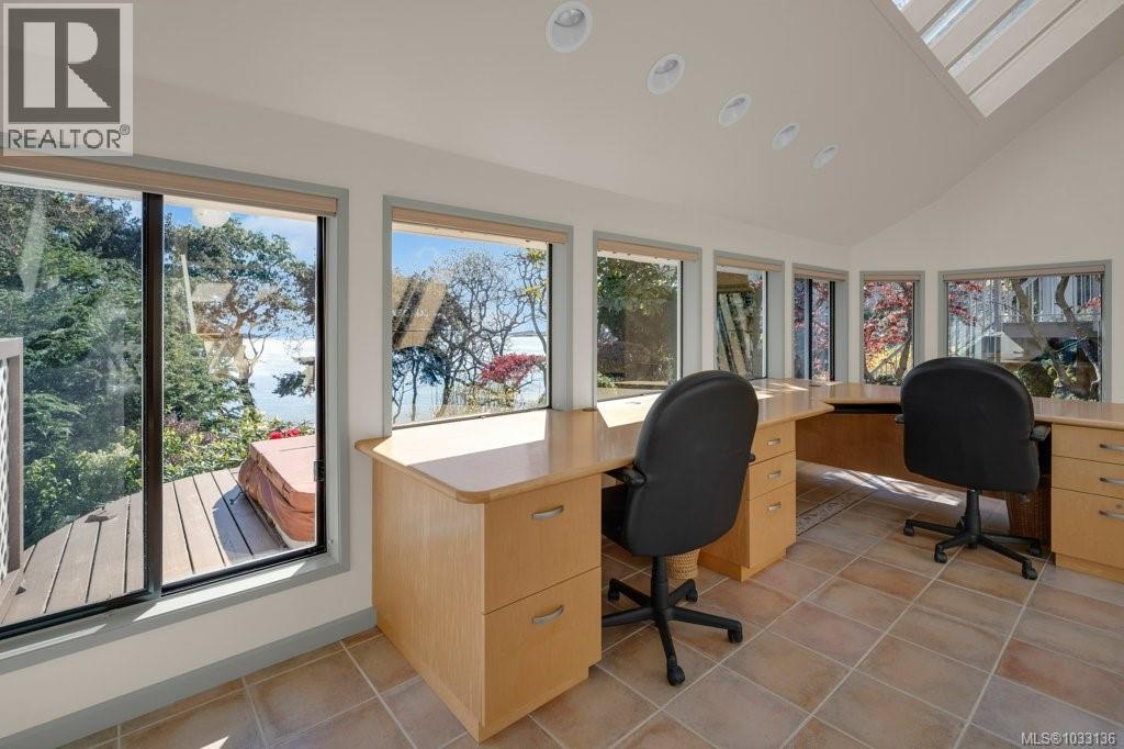 309 King George Terr, Oak Bay