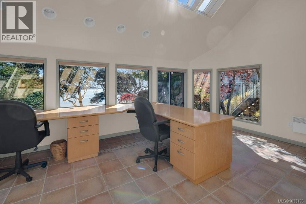 309 King George Terr, Oak Bay