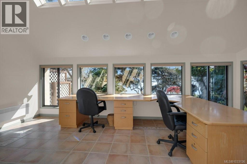 309 King George Terr, Oak Bay