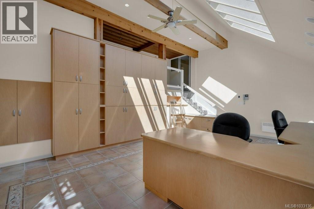 309 King George Terr, Oak Bay